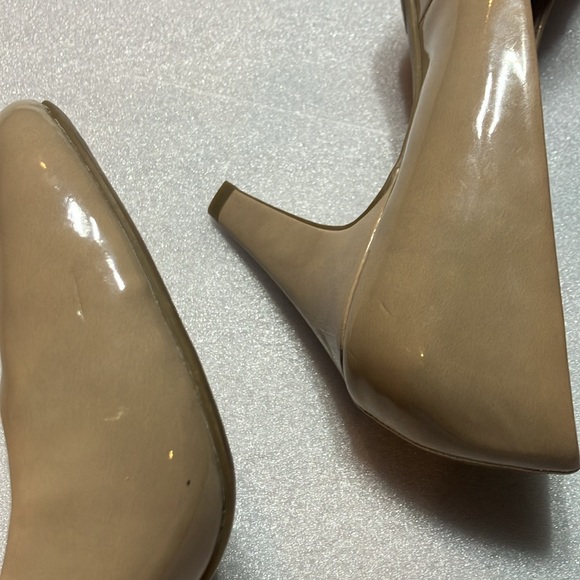 New Merona patent pumps heels. Size 10. - Picture 8 of 8